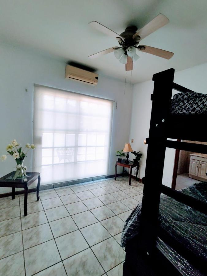 Vila La Casa Rosa Monterrey Exteriér fotografie